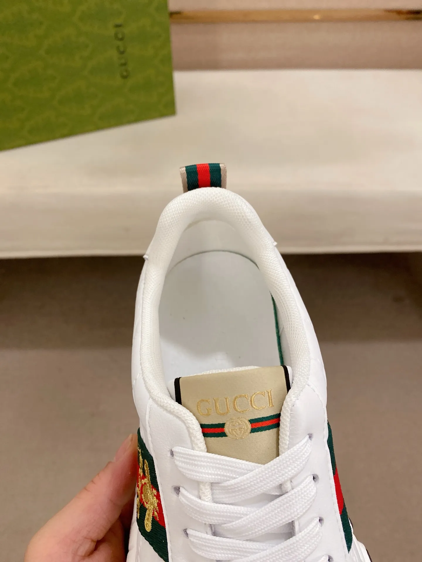 Men's shoes 💰 442 💰 High-quality new GUCCI counters are on the market at the same time. The new men's shoes, 😘fabrics are selected imported cowhide, lining: mesh breathable lining. 👍🏿 High-end ☄️ air-cushion molded anti-slip rubber outsole, exquisite lines, simple and elegant, comfortable and high-end for leisure travel. Code number: 38 to 44 (45 can be customized and cannot be returned or exchanged)